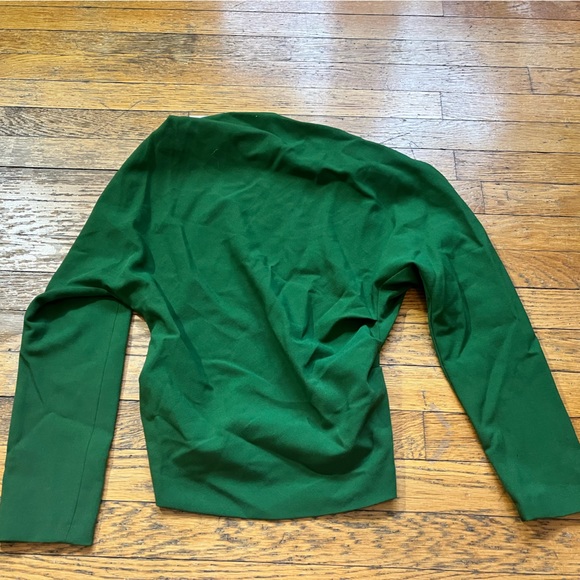 Zara deep Christmas holiday green one shoulder crepe long sleeve top xs nwt - Picture 2 of 3